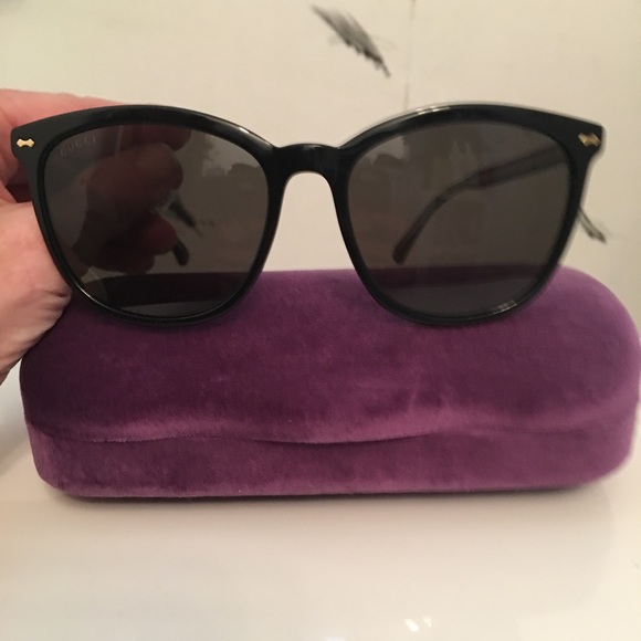 GUCCI SUNGLASSES - Picture 1 of 6